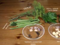 Мариновані хрусткі огірки на зиму - 4 смачні рецепти