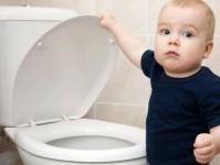 Kāpēc bērnam nepietiek ar urinēšanu un ar kādiem darbiem problēmu atrisināt