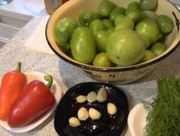 الطماطم الخضراء المخللة: أفضل الوصفات لفصل الشتاء