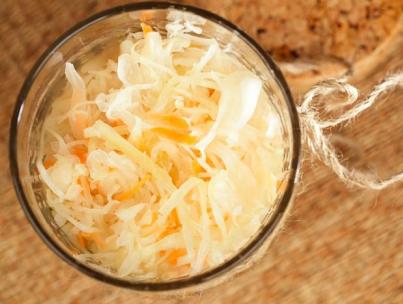 Cum să fermentezi varza shvidko și să o gusti acasă?