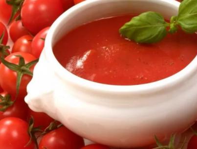 سس کچاپ از گوجه فرنگی برای زمستان: تهیه آن آسان است، انگشتان خود را می لیسید